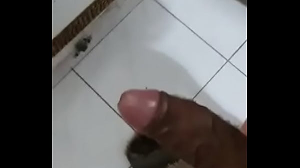 Tamara gozando no espelho 