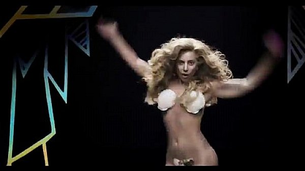 Lady Gaga - Applause (Official)