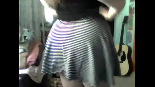 Busty girl shaking her ass for the camera