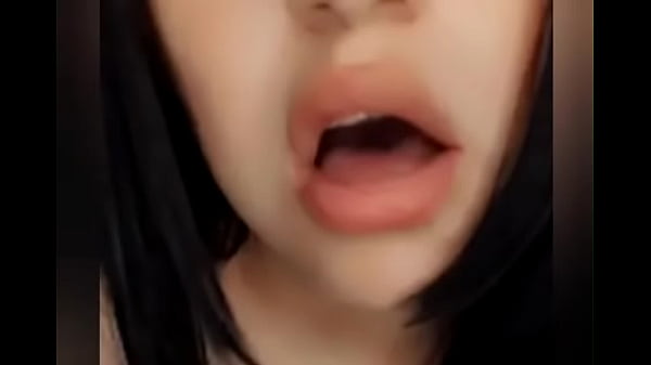 LINDA FLAQUITA LATINA DE 18 ES BIEN CALIENTE Y SOLTERA