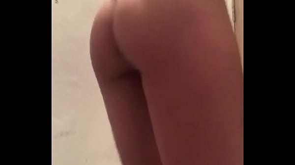 Thai milf shows off ass for horny traveler