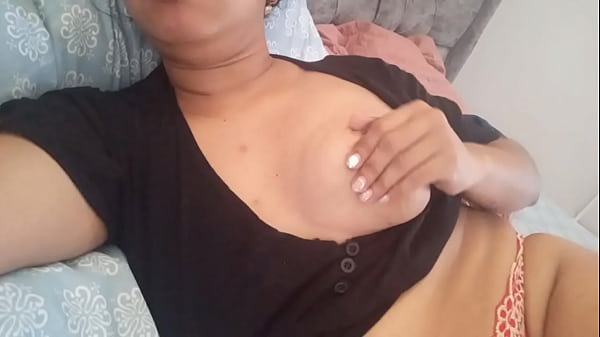 REAL CASERO!! DELICIOSA COLEGIALA HACIENDO UN MA&Ntilde;ANERO PESANDO EN LA FOLLADA DE SU VIEJO PERVERTIDO