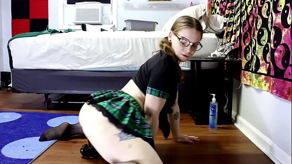 St. Patrick Days Twerk Masturbation starring Amy Quinn
