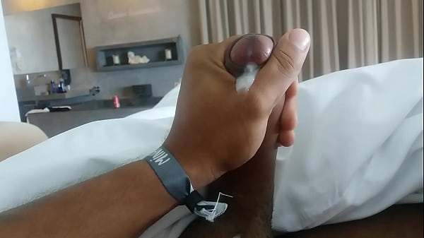 Edu Lima jogando leite