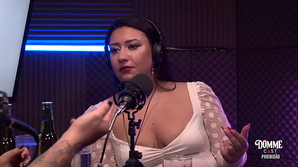 Podcast - Victoria Dias entrevista Agatha Ludovino em um Proibid&atilde;o com brinquedos enormes para ela escolher