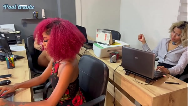 previa delivery fucks 3 office workers