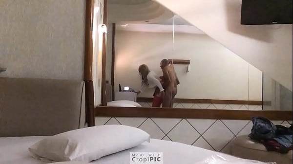 viadinho se esfregando no velhinho tarado