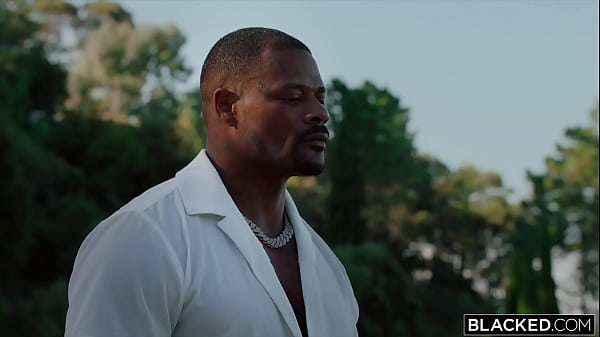 When a r goes bust, a high-roller pitches him and indecent proposal, and Rae finds herself on another man's arm as his good luck charm.