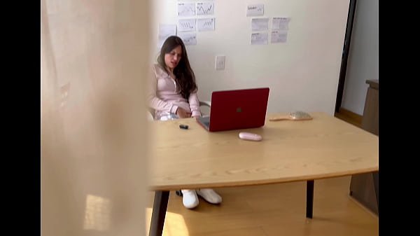 Dios! La esposa del sacerdote es una pecadora.