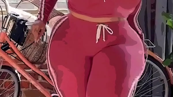 This is a girl of love, whoever sees her will live well