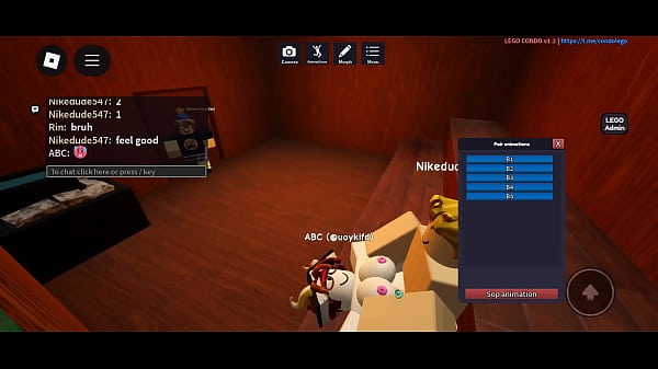 Eu entro em um jogo de porno fa&ccedil;o sexo com uma jogadora e os caras nos viram  