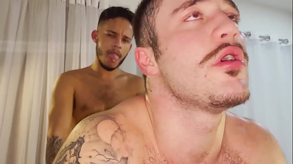 Meti meu Pauz&atilde;o no rabo do urso gostoso e enchi de Leite