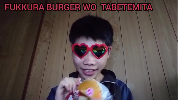 A genius YouTuber, RYU HIROKAWA shows tits on Twitter  