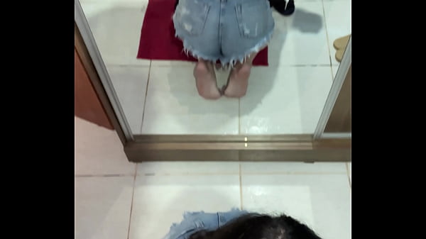 Boquete POV de Debora Mendes em Wellington Ribeiro, reflexo da bunda no espelho e facial intenso no final - COMPLETO NO SHEER.COM E RED