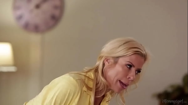 Gostosa transando com a entenda