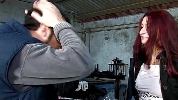 Si tu me baises bien, je signe le contrat . I'll sign if you fuck me well