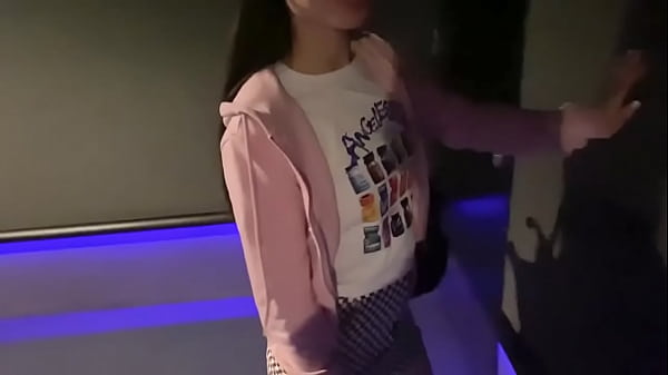 MAMADA EN EL CINE TERMINA METI&Eacute;NDOSELA TODA