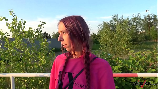 Cheating on the Backseat ends with Cum in Mouth