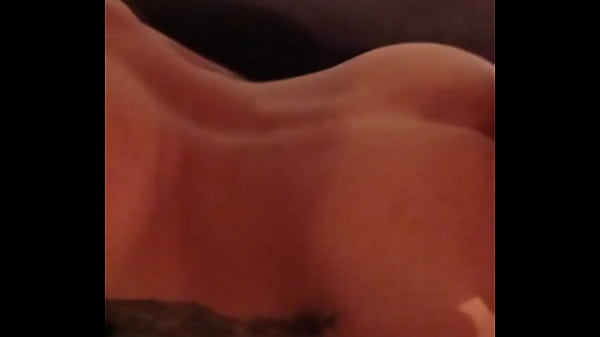 um v&acirc;ndalo pichou minha porta peguei ele e comi o cu dele