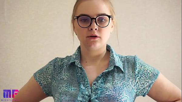 Мачеха спалила меня за дрочкой и преподала сексуальный урок 