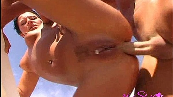 Sandra loves outdoor fuck