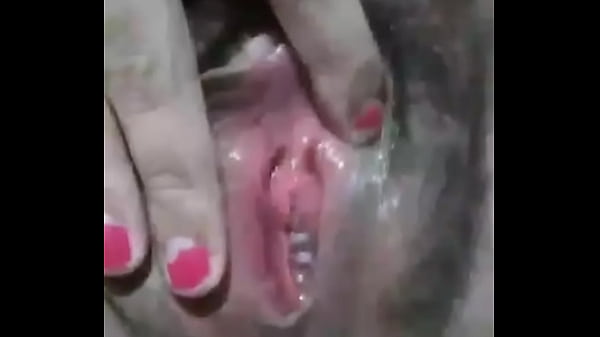 Se toca su concha por mi  