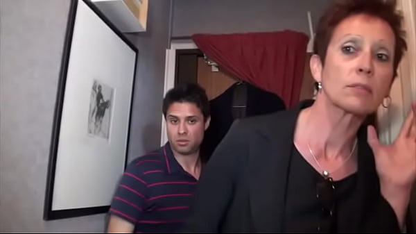 Horny older slut makes sex tape with young pervert