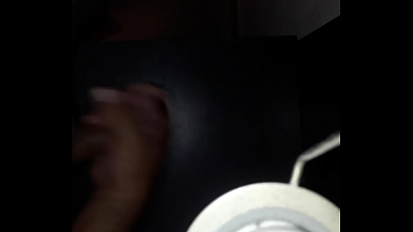 Em viagem a Buenos Aires uma punheta pra n&atilde;o esquecer de nada