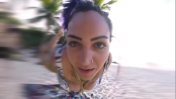 Ele Girava Igual ciranda pendurada  nas cordas