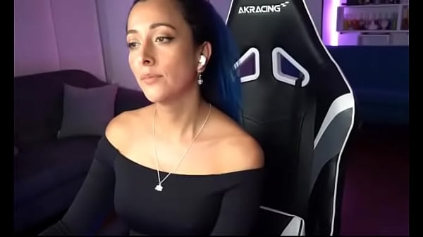 tiny panther y su streaming seductor  