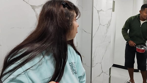 Rioc fucks the beautiful and Tetona Jennie in the kitchen