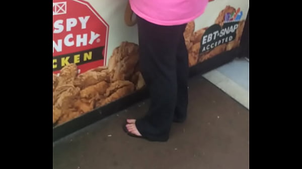 white lady mature candid toes  