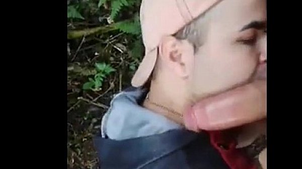 Me chupa la pija en la reserva ecologica