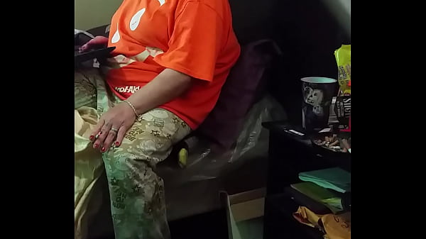 My stepmom acting like she ain't looking at the dick