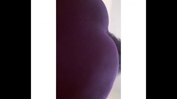 Thick Module twurking / shake her ass  