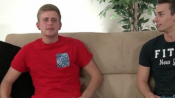 Watching a str8 college jocks roommate reunion was super hot.