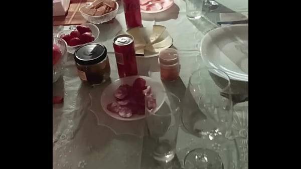 Coger con mi suegra mientras mi novia esta trabajando y terminar dentro