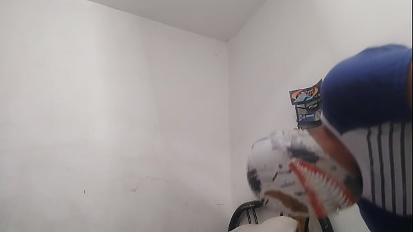 Este hombre esconde su identidad  