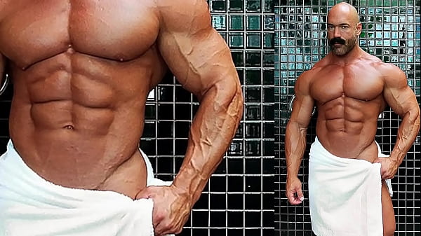 MUSCLE LOCKER JOCKS P. TRAINER 