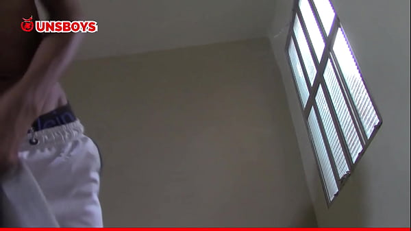 Magrinho safado em ensaio solo bem safado 