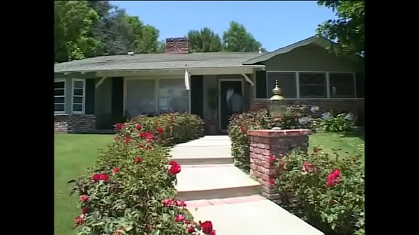 Experienced auntie Darien Ross teaches her curious niece Delilah Strong to ride hard schloeng  with lucky neighbor  
