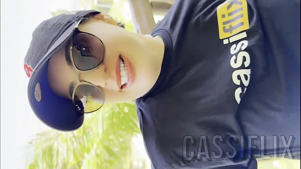 Deixei a buceta lisinha para ele me chupar o grelo.