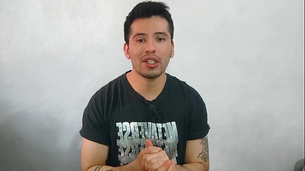 Maduro se convierte en el culo de jovencito de 21cm de verga