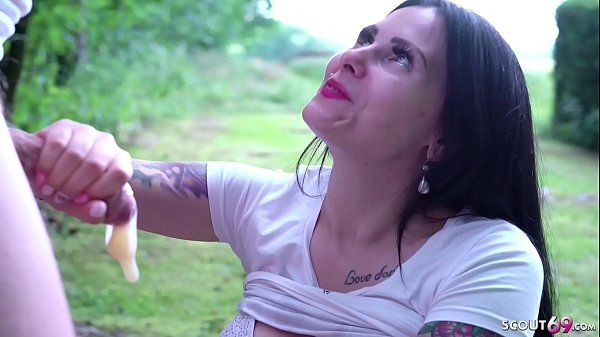 German Amateur - Alter Sack darf junges Teeny mit geilen Titten ficken beim Userdate 