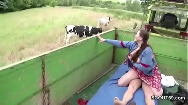 Bauer sucht Sau - MILF treibt es mit Fremden auf dem Trecker