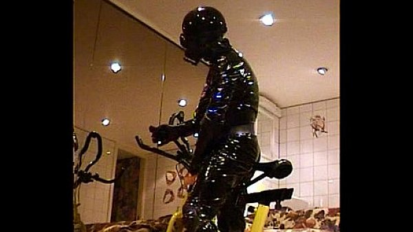 Roxina2002RetroRubberOxHotCock220102XXXL.MPG