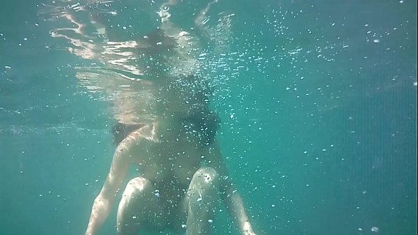 How Antonia enjoy summer time underwater  
