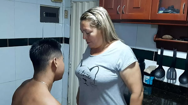 Stepmother gives the best cock blowjobs