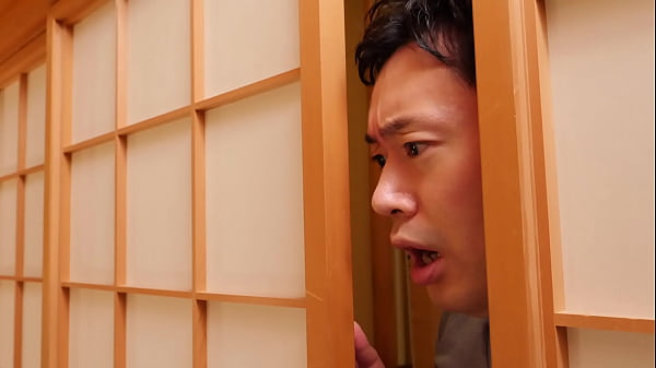 母さん、またセックスしてる&hellip;。子作りに励む両親の寝室から聞こえてくる淫靡な嬌声。健太はこれまで聞いたことがない母の淫らな声に動揺していた。大好きな母さんがあんないやらしい声を出すなんて&hellip;。その時に健太の中で湧きあがってきたのは父への嫉妬だった。