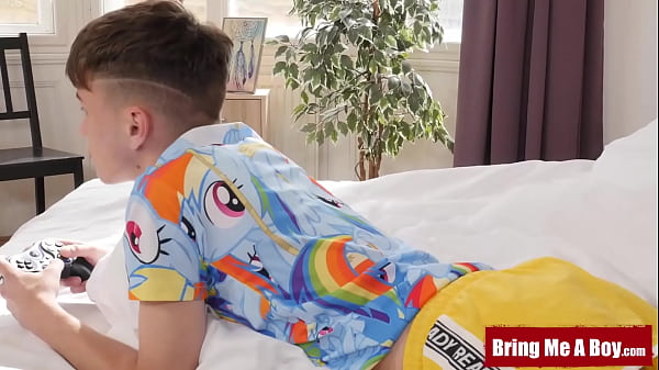 Stepdad Seduces And Raw Breeds Stepdad 